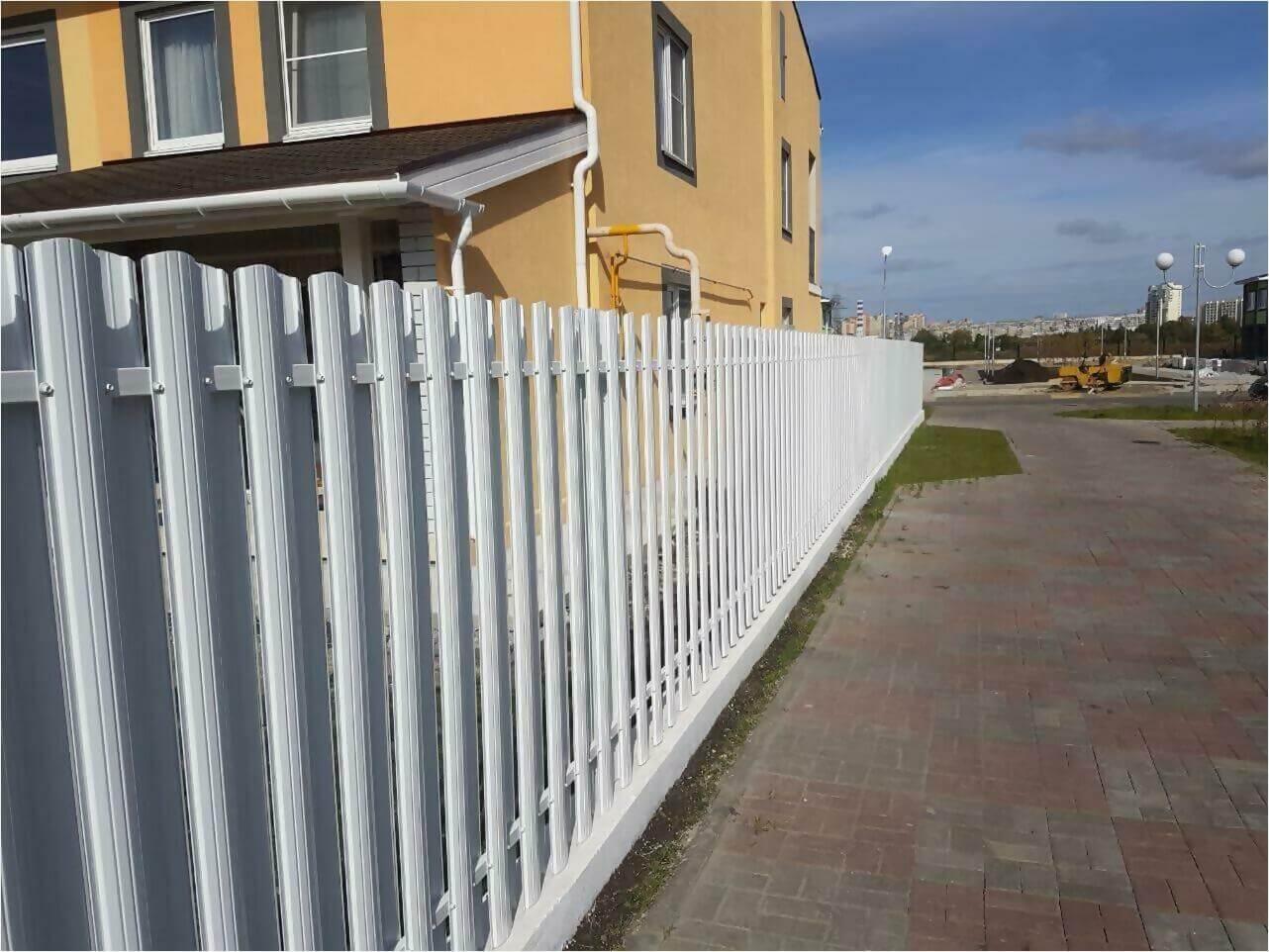 Забор из штакетника 70м фото1 в Сочи