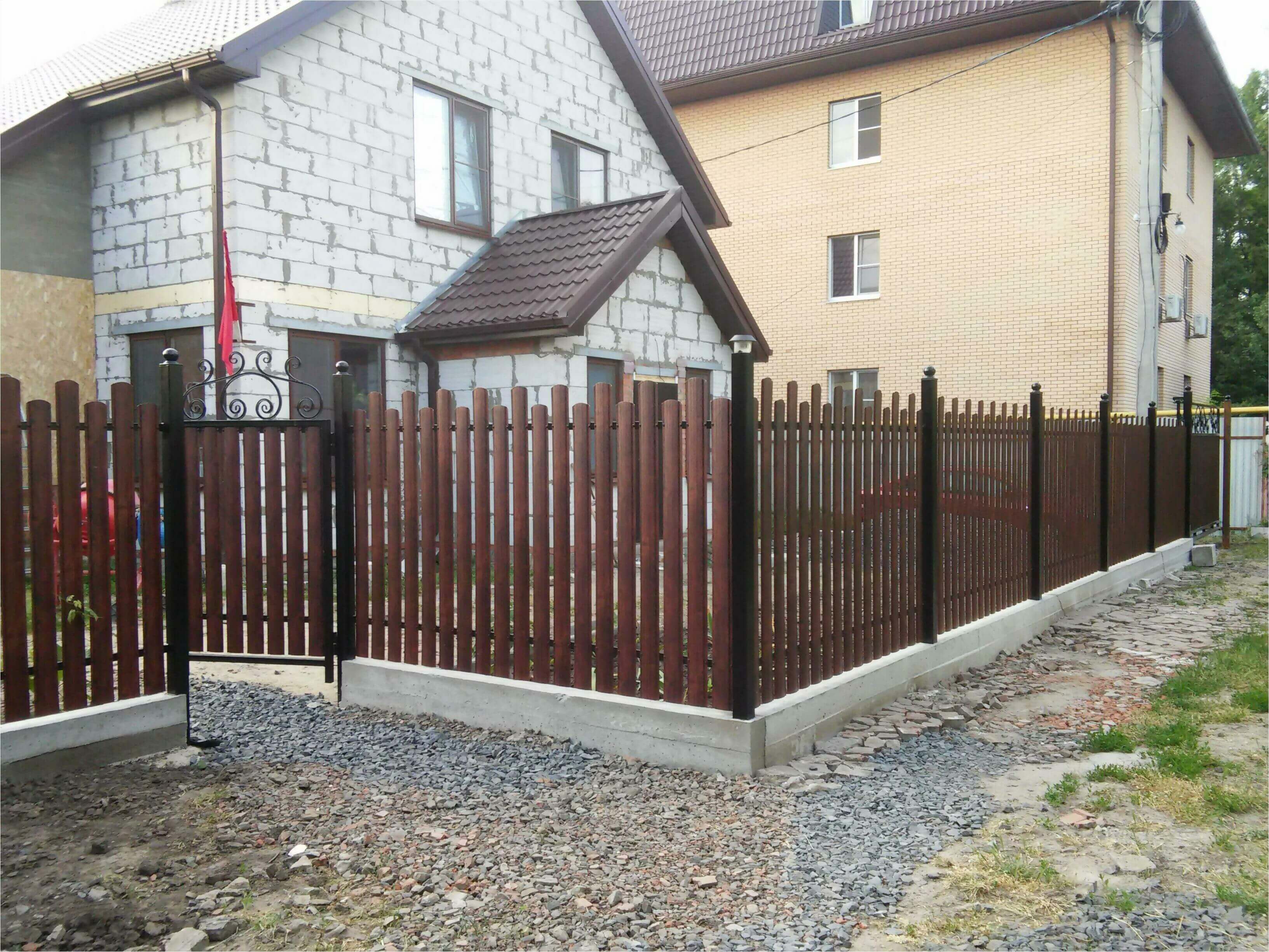 Забор из штакетника 90м фото5 в Сочи