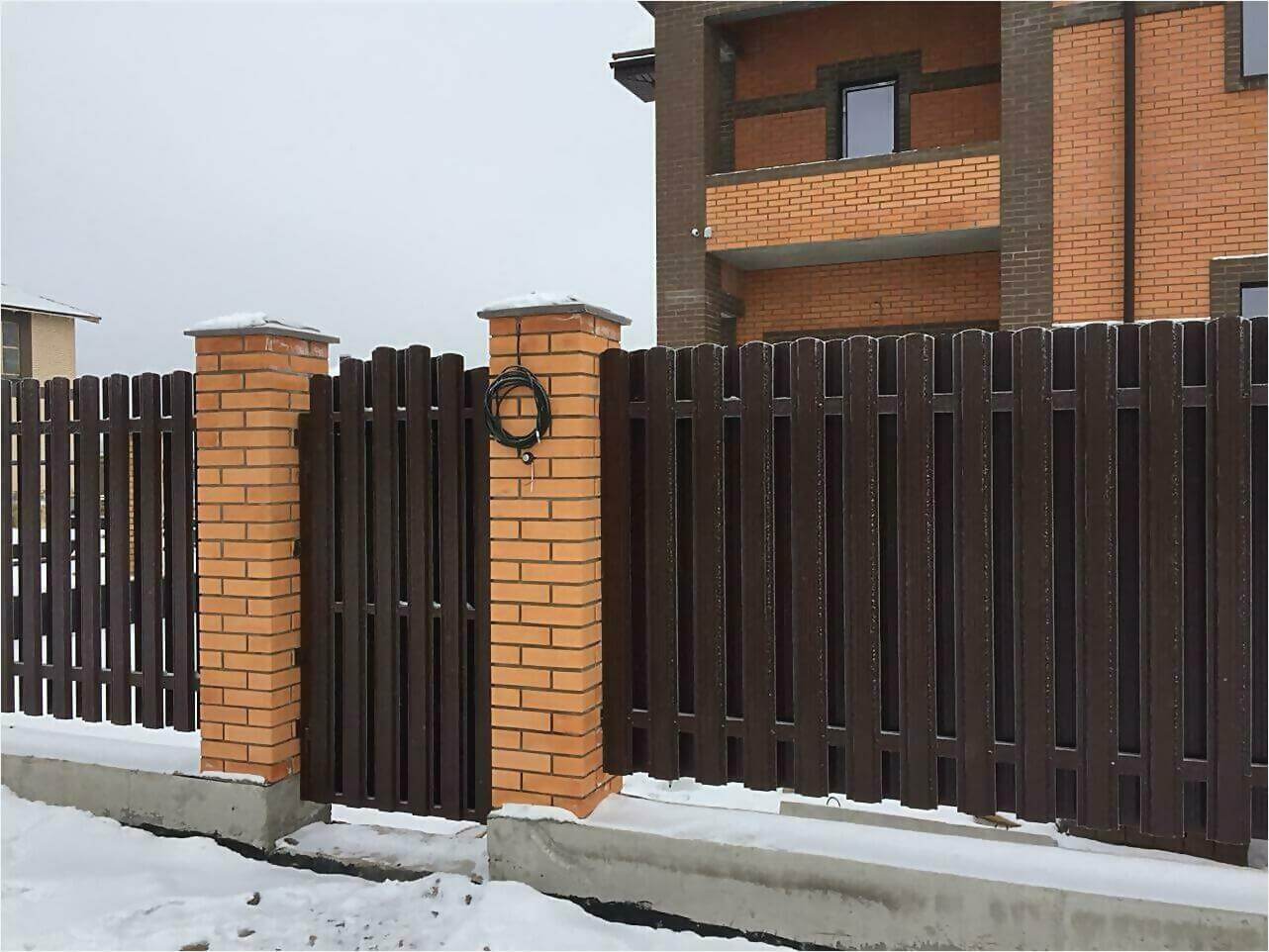 Забор из штакетника 95м фото2 в Сочи
