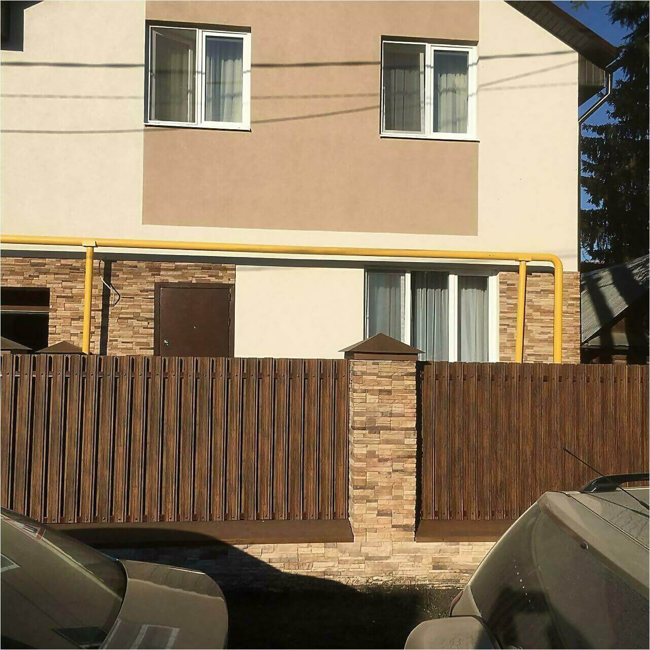 забор из штакетника 70м каштан фото1 в Сочи