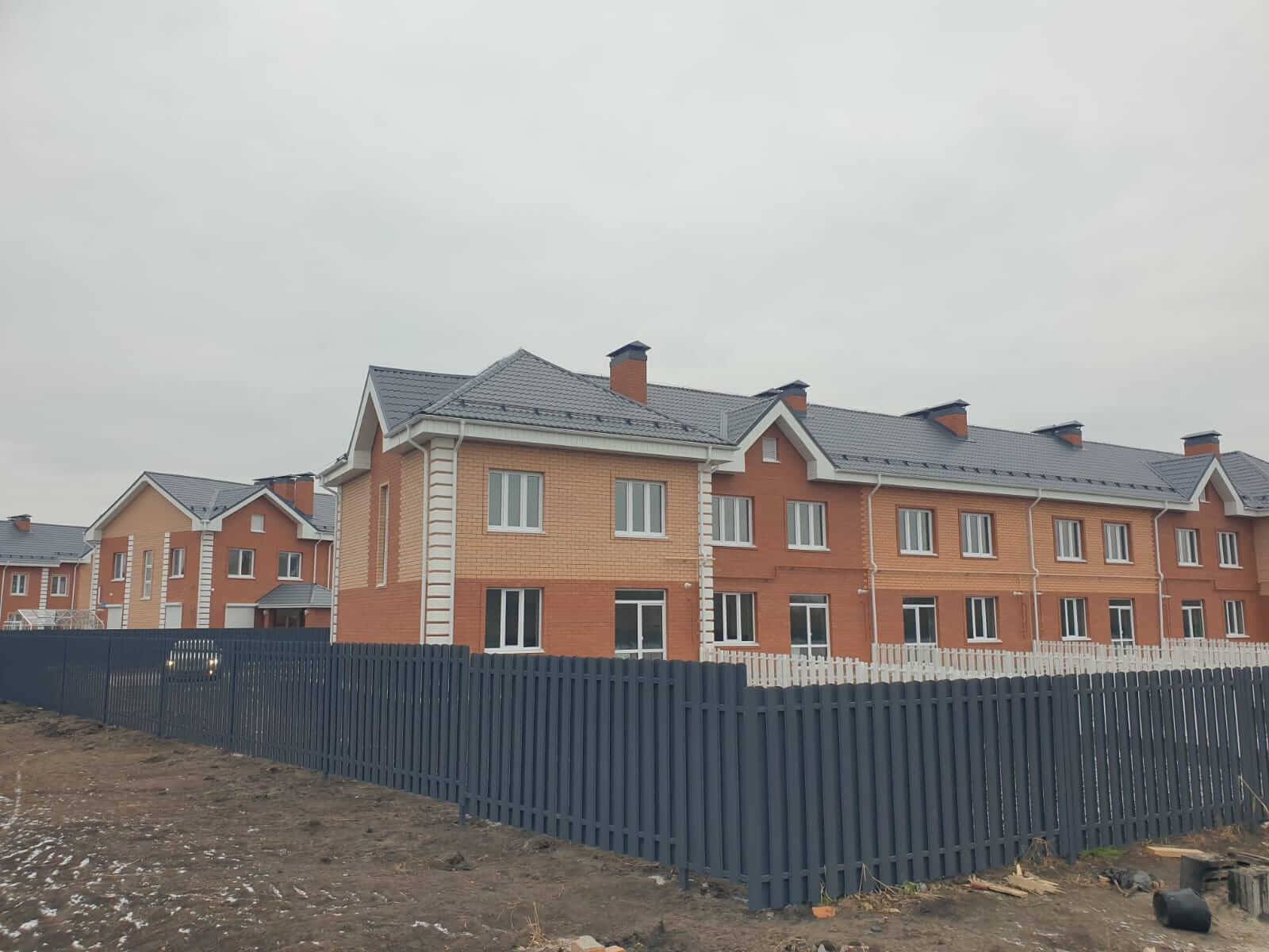 Забор из штакетника 230м Серый Графит фото4 в Сочи