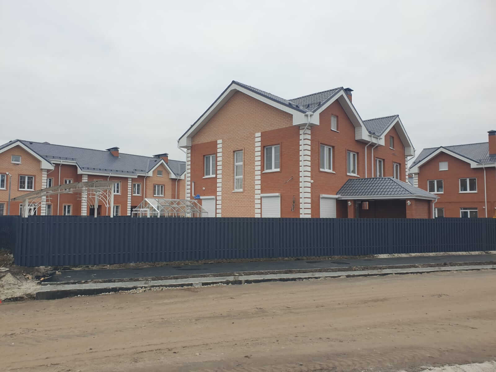 Забор из штакетника 230м Серый Графит фото3 в Сочи