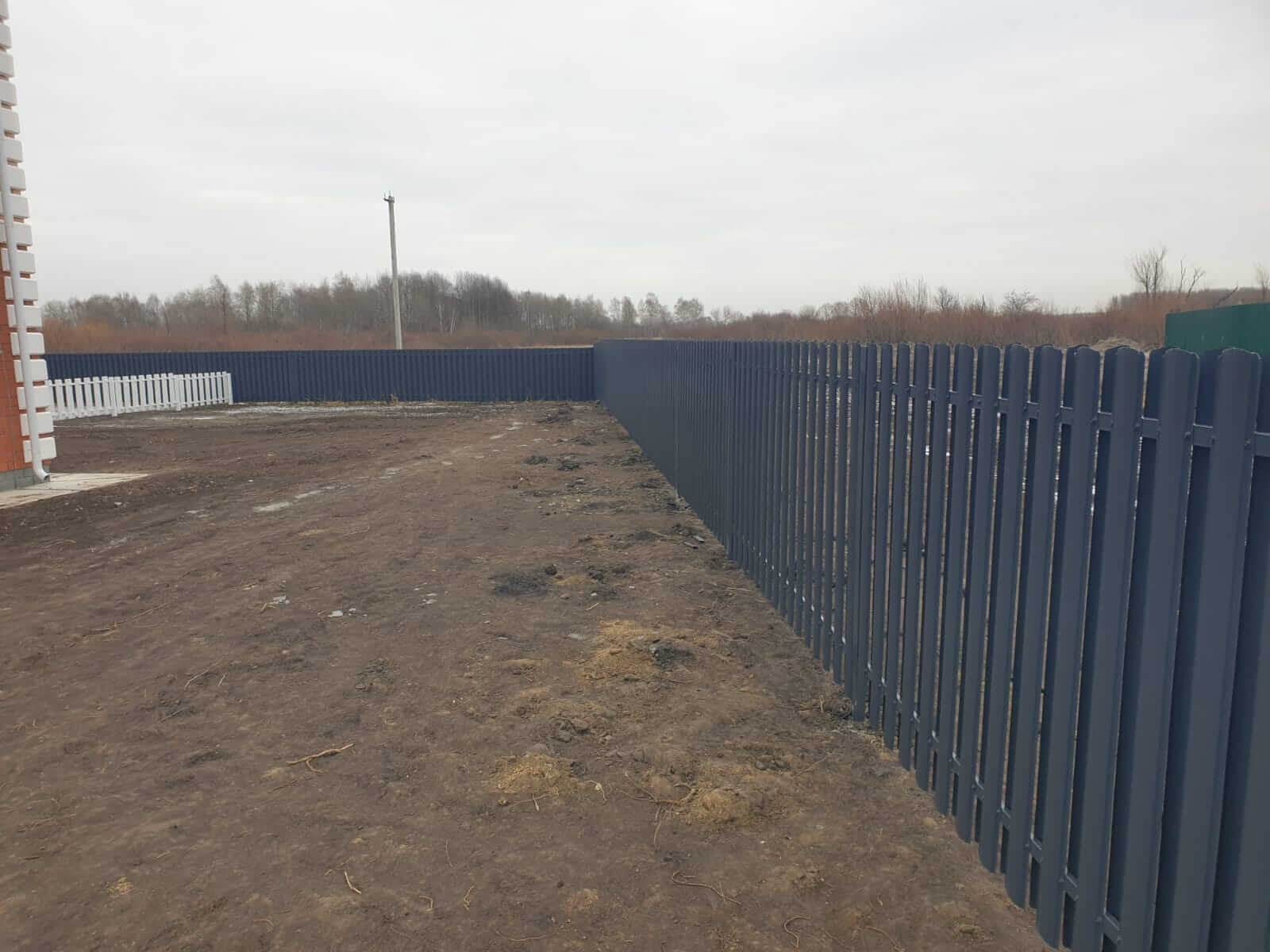 Забор из штакетника 230м Серый Графит фото2 в Сочи