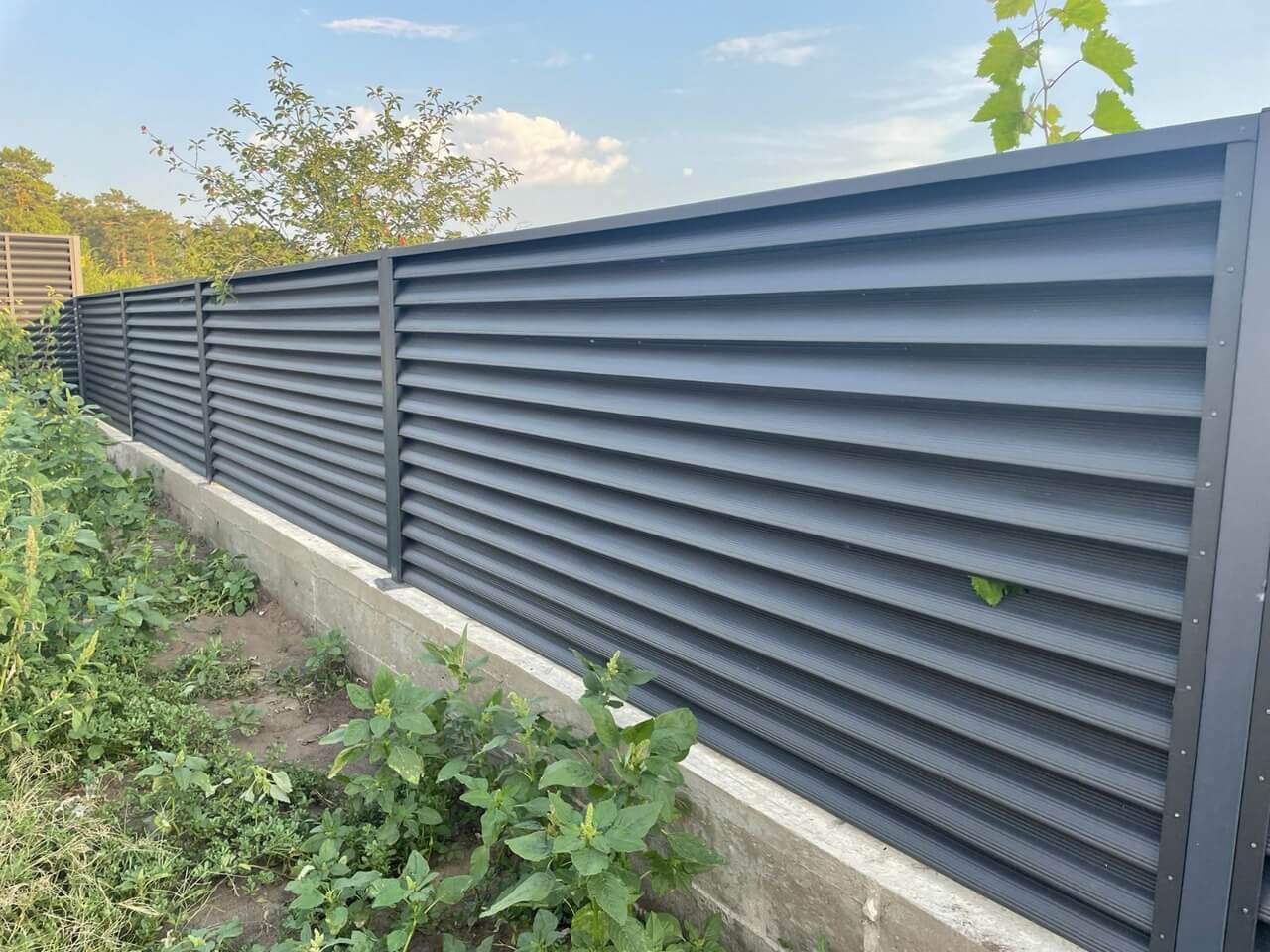 забор-жалюзи RAL7024/7024 Серый Графит двухсторонний МАТТЕ фото1 в Сочи