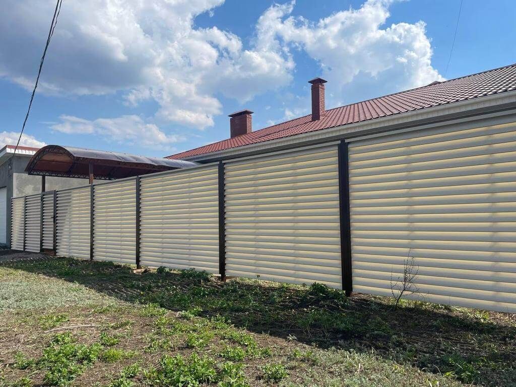 Забор из ламелей Еврожалюзи 25м RAL1015/1015 Слоновая Кость двусторонний в Сочи