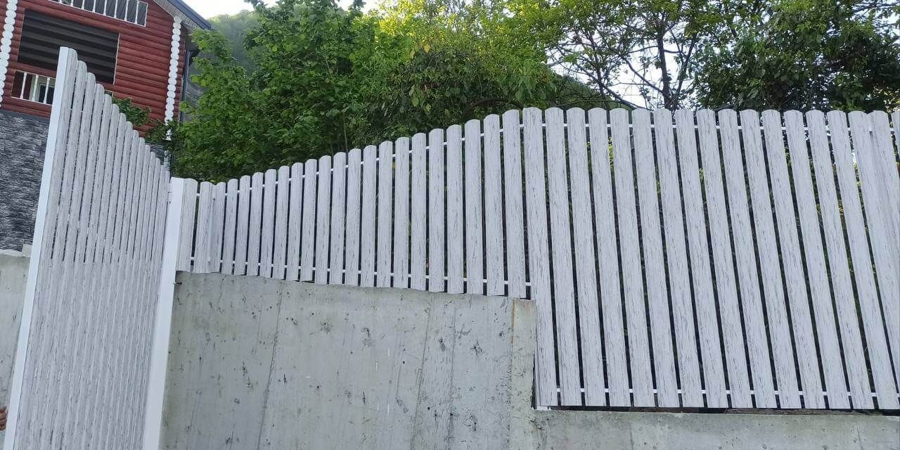Забор из штакетника 41м в оттенке под дерево Беленый Дуб 2xPrintech двусторонний в Сочи