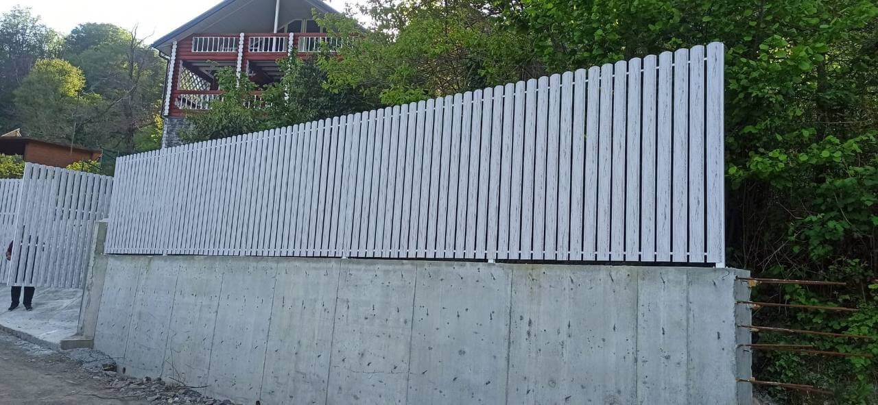 Забор из штакетника 41м в оттенке под дерево Беленый Дуб 2xPrintech двусторонний фото 9 в Сочи