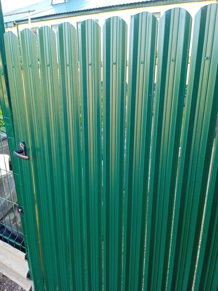 Калитка из штакетника ЭКО-М RAL6005/6005 Зеленый Мох двусторонний фото 2 в Сочи