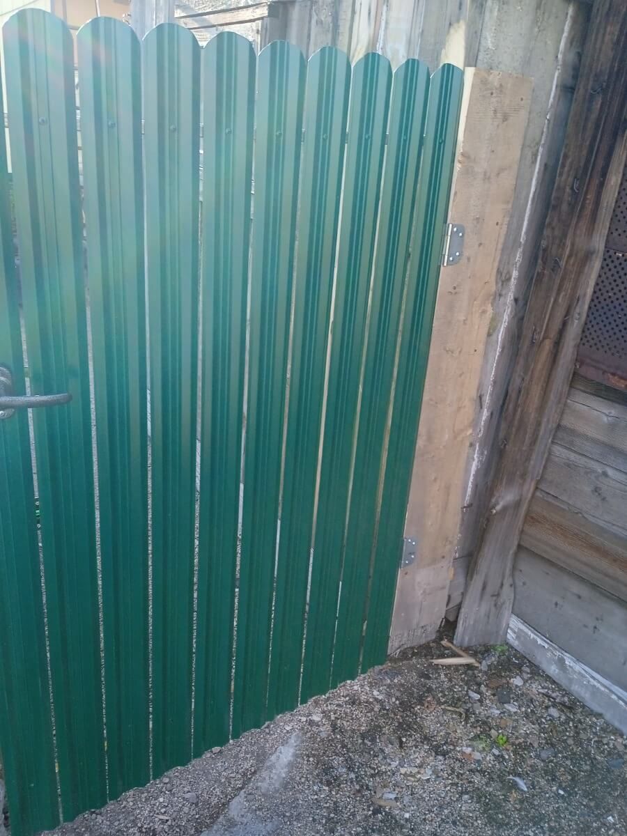 Калитка из штакетника ЭКО-М RAL6005/6005 Зеленый Мох двусторонний фото 1 в Сочи