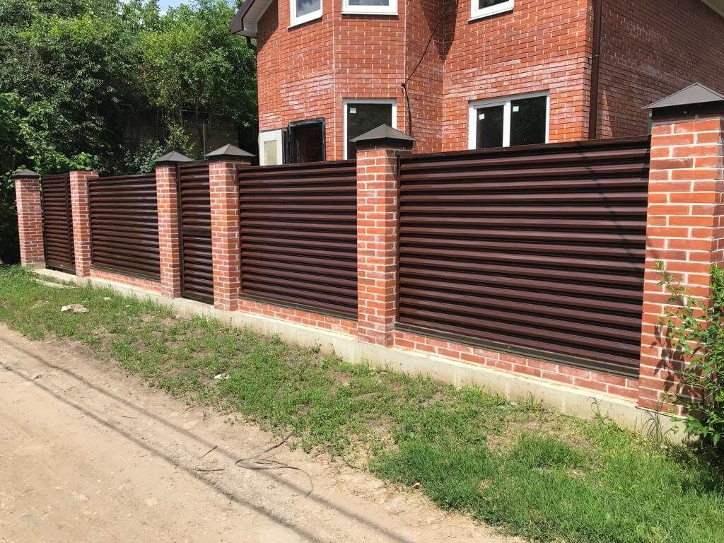 Забор из ламелей ЭКО-Z усиленных 25м RAL8017/8017 Шоколад двусторонний в Сочи