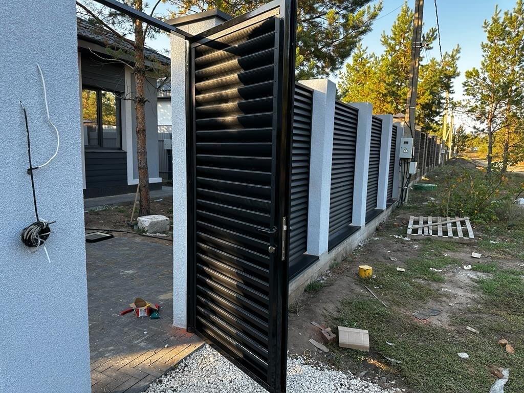 Забор-жалюзи 18м RAL9005/9005 Черный двухсторонний МАТТЕ фото 6 в Сочи