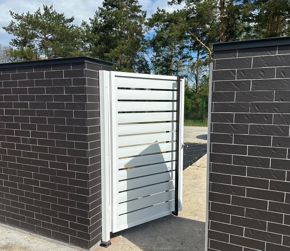 Калитка из металлопланкена RAL9003 Белый фото 4 в Сочи
