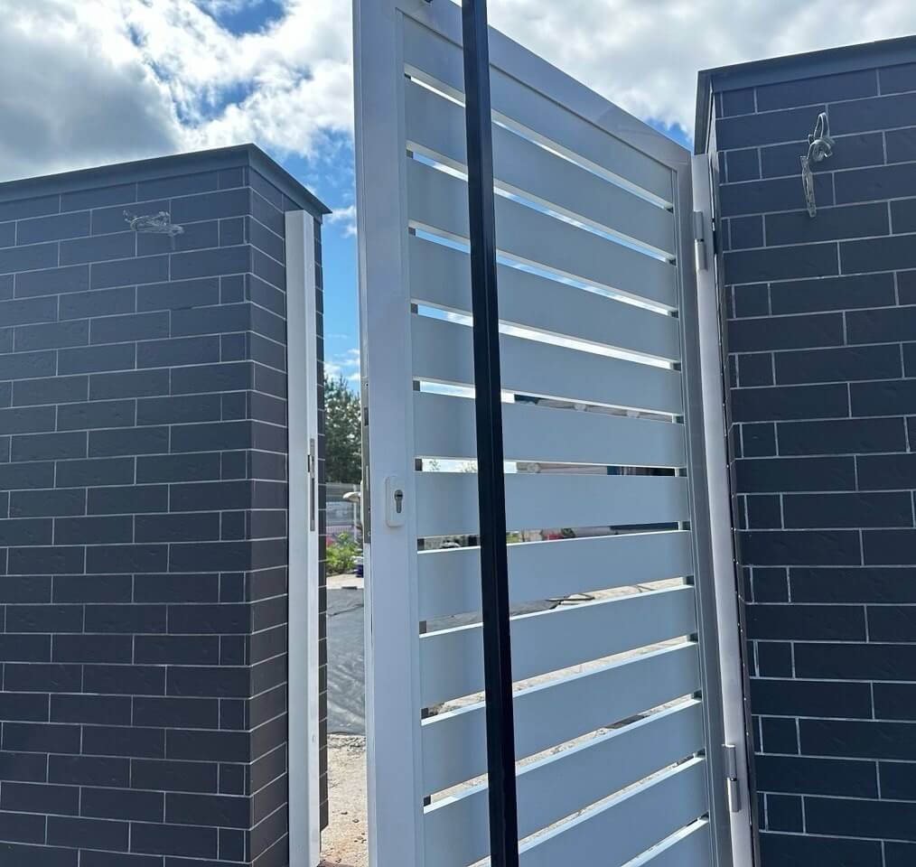 Калитка из металлопланкена RAL9003 Белый фото 1 в Сочи