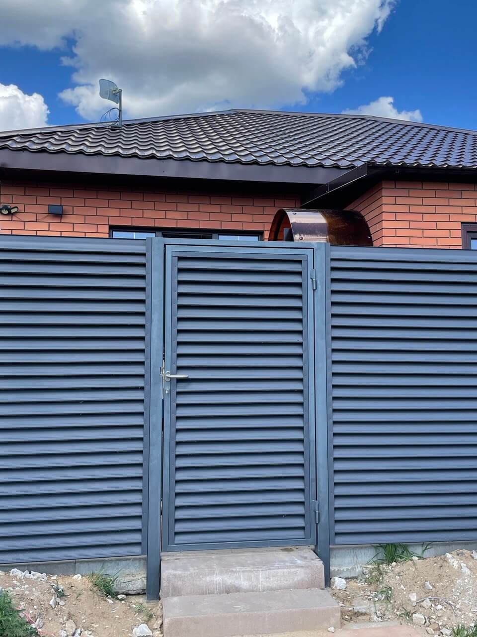 Забор из ламелей еврожалюзи 24м RAL7024 Серый Графит МАТТЕ фото 2 в Сочи