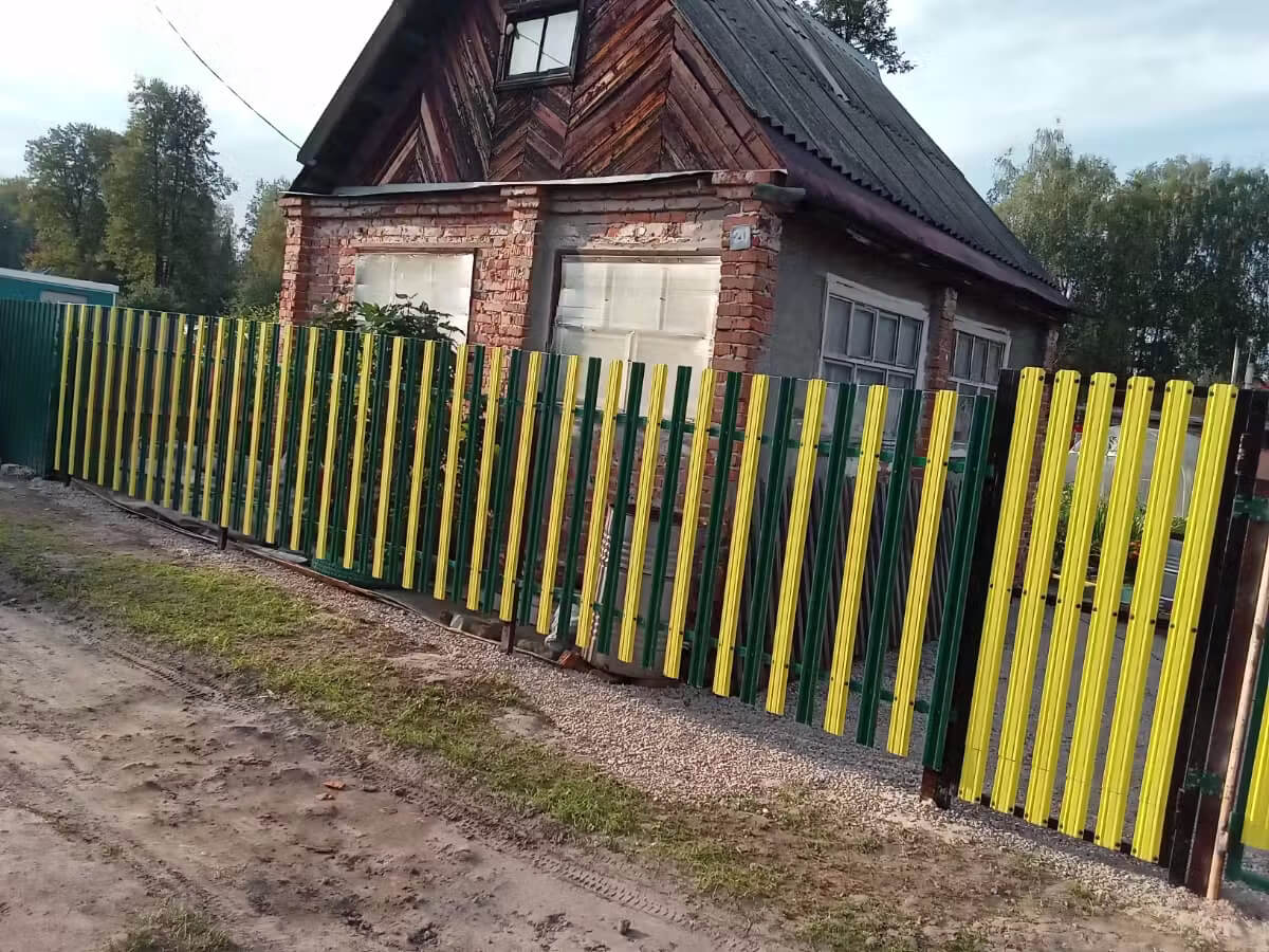 Забор из евроштакетника 13м RAL1018 Желтый фото 1 в Сочи
