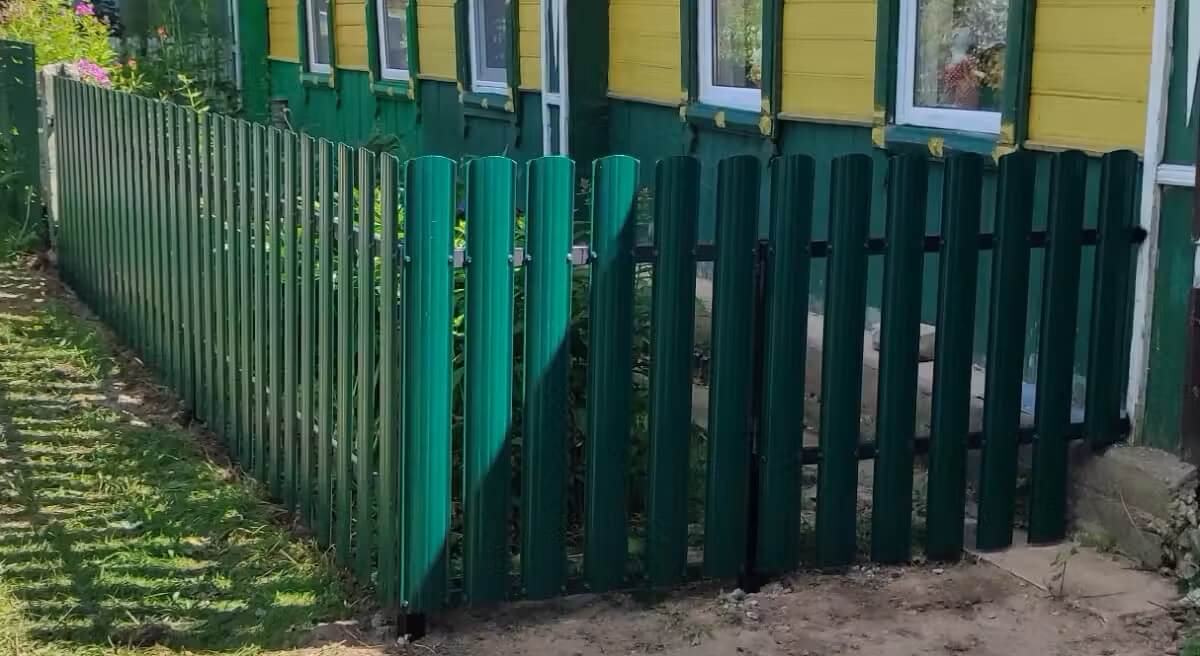 Заборчик из Евроштакетника 8м RAL6005/6005 Зеленый Мох двусторонний в Сочи