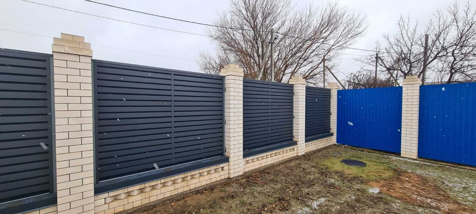 Забор-жалюзи из ламелей Хай-Тек 23м RAL7024/7024 Серый Графит двусторонний МАТТЕ фото 6 в Сочи