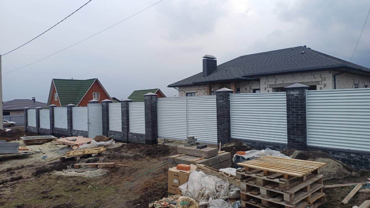 Забор-жалюзи из ламелей ЭКО-Z 94м RAL9003/9003 Белый двусторонний фото 2 в Сочи