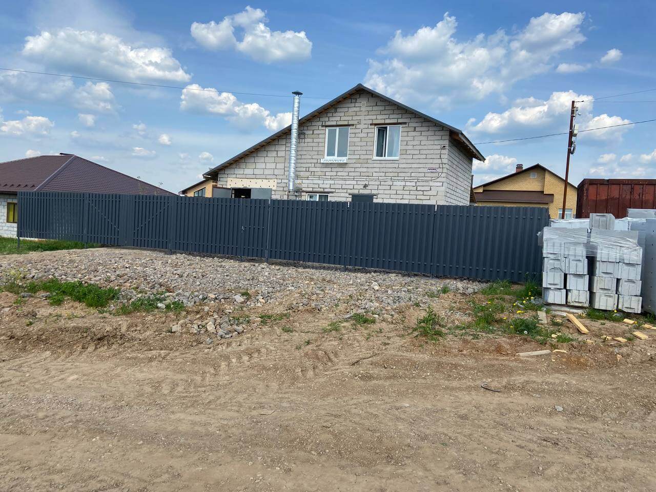 Забор из евроштакетника 16м RAL7024 Серый Графит фото 6 в Сочи