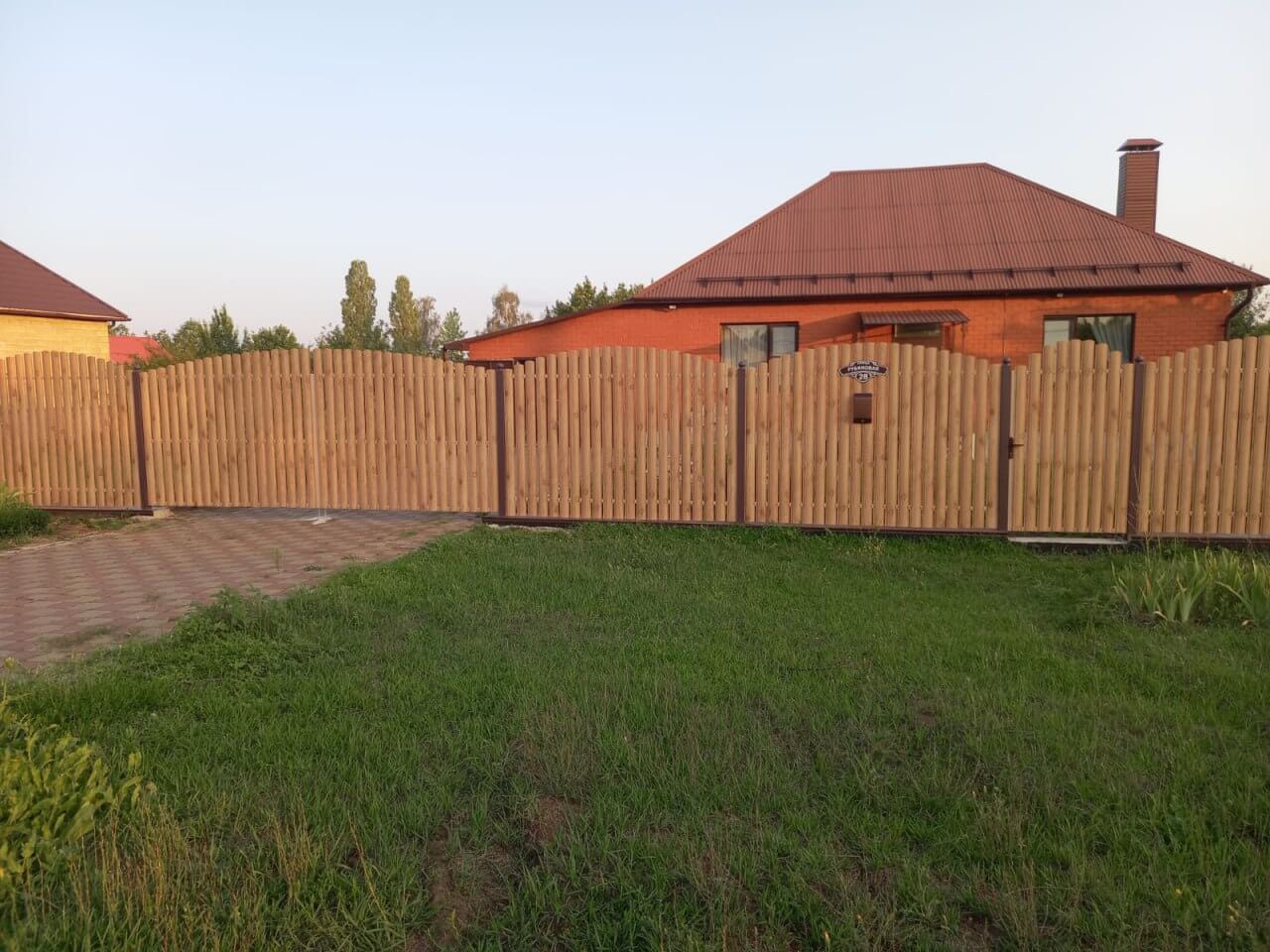 Забор из евроштакетника 24м Клен Светлый SteelArt фото 3 в Сочи