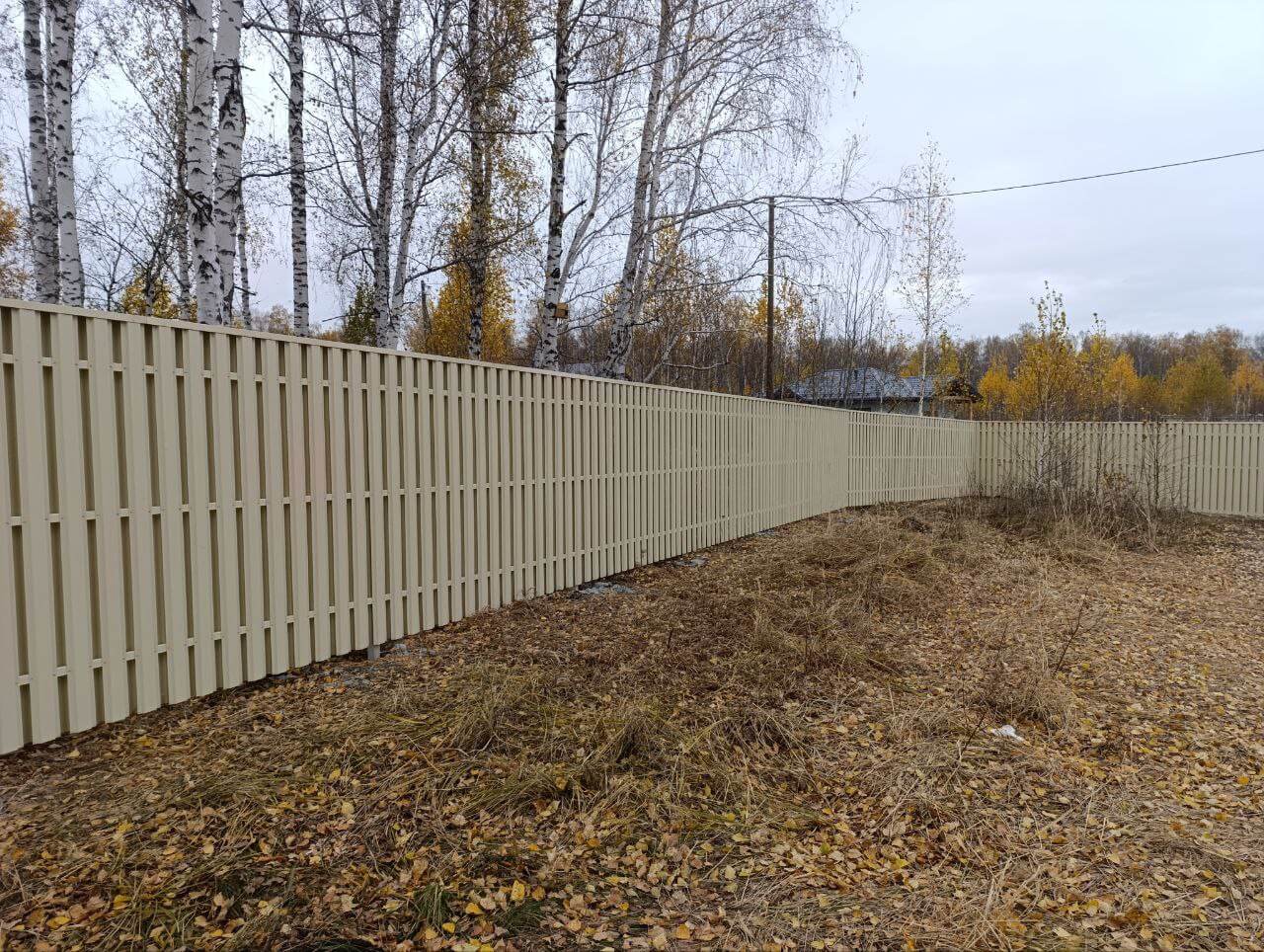 Забор из евроштакетника 140м RAL1015/1015 Слоновая Кость двусторонний фото 1 в Сочи