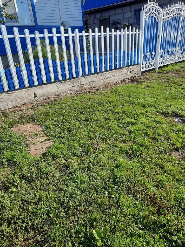 Забор из евроштакетника 14м RAL9003 Белый, RAL5005 Синий Сигнал фото 3 в Сочи