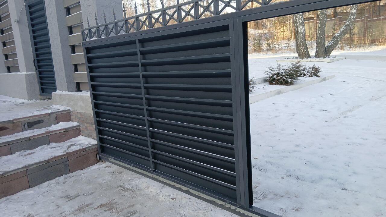 Входная группа из ламелей Хай-Тек RAL7024/7024 Серый Графит двусторонний МАТТЕ фото 16 в Сочи