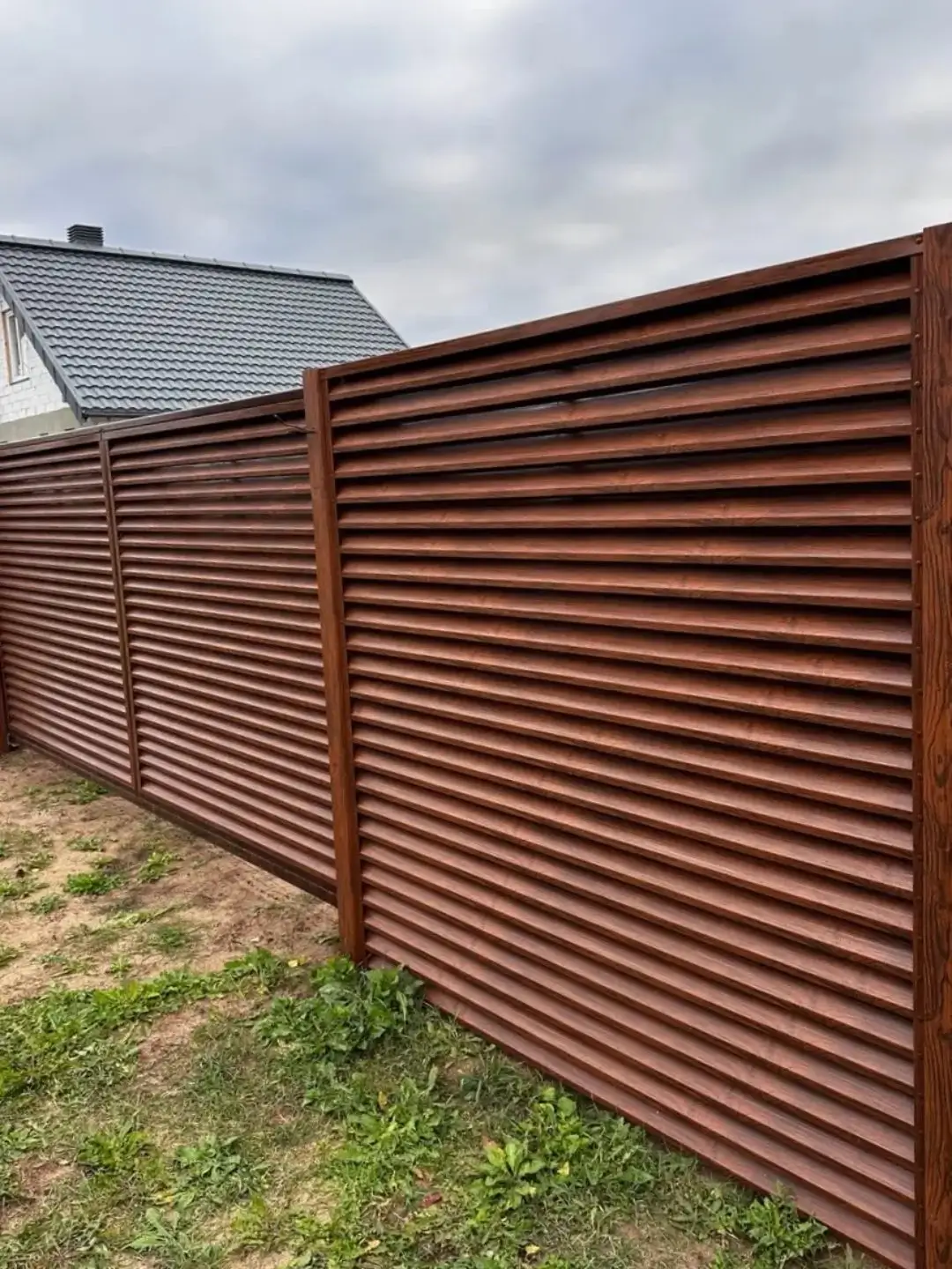 Забор-жалюзи из ламелей ЭКО-Z 58м Темный Дуб 3D Принтек фото 1 в Сочи
