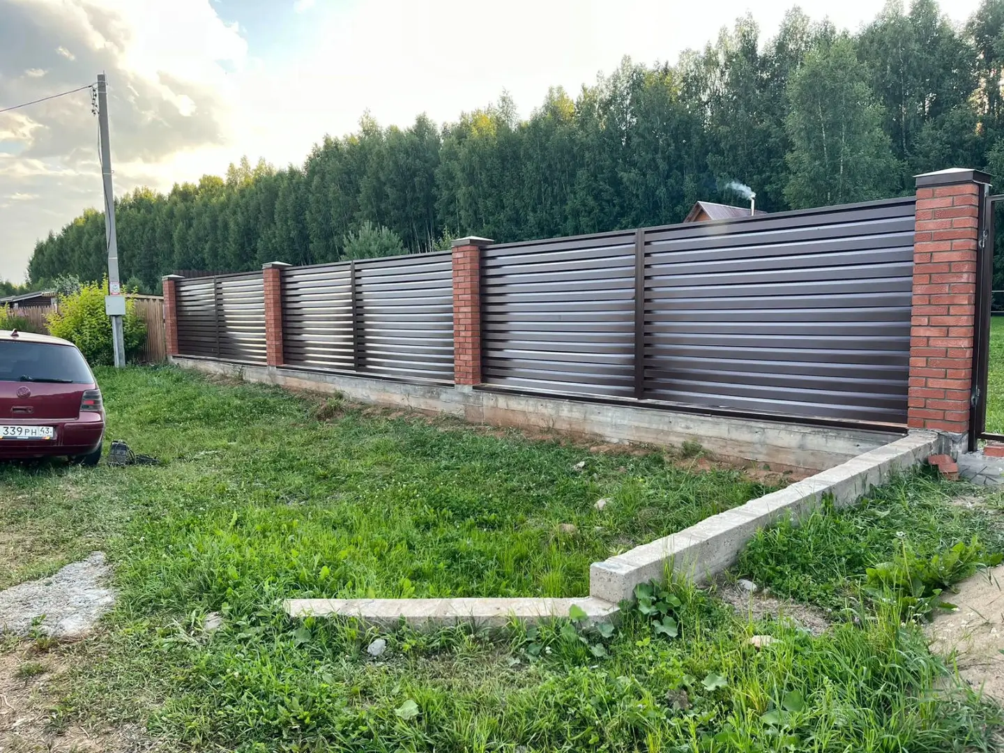 Забор-жалюзи из ламелей Хай-Тек 26м RAL8017/8017 Шоколад двусторонний в Сочи